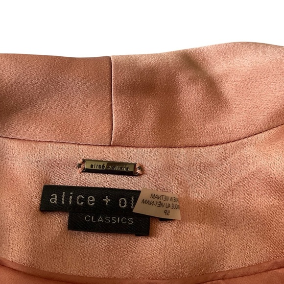 Alice + Olivia Pink Blazer with Tailored Fit and Notched Lapels SZ Small petite - Picture 6 of 6